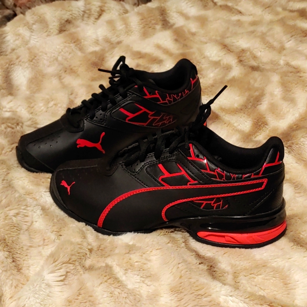 NEW Puma Soft Foam Tazon Athletic Shoes